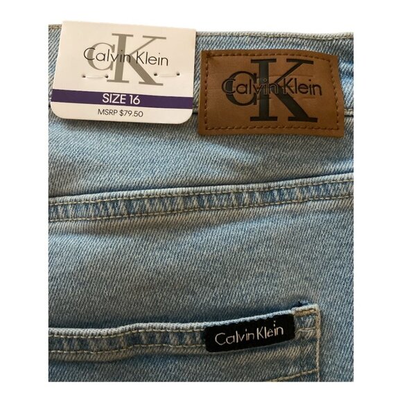 Calvin Klein jeans, size 16, Vintage Straight style, light blue wash. Raw hem. - Picture 4 of 6